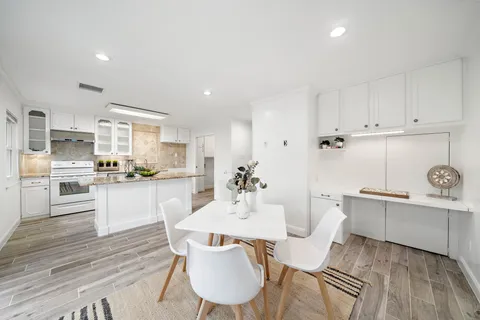 $295,000 | 6434 Burgoyne Dr., Unit 109, Houston, TX 77057