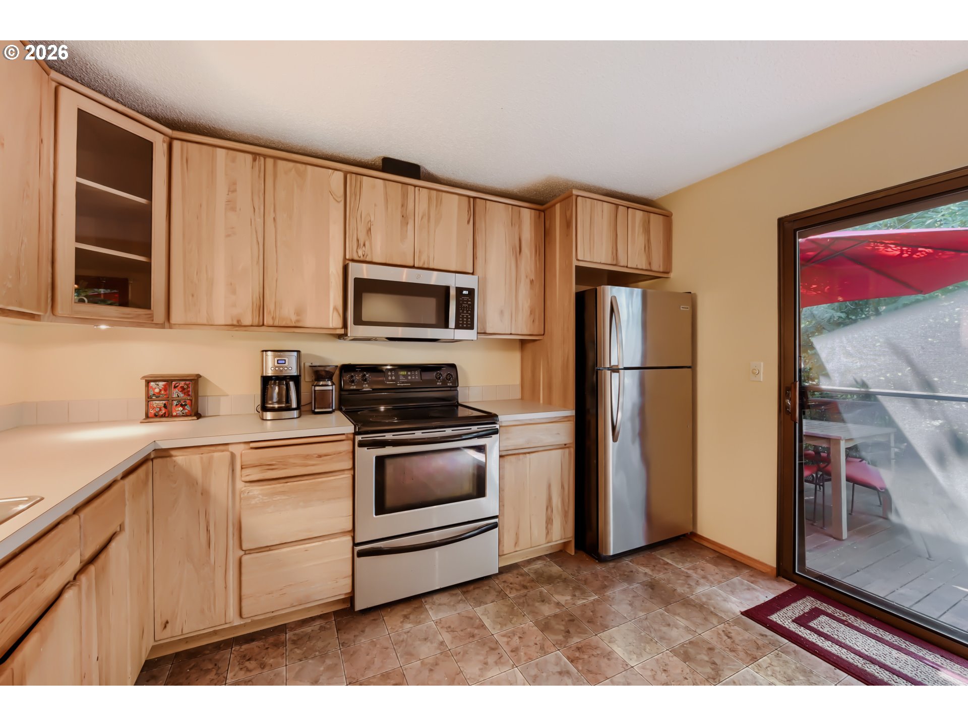 3118 Southwest Carson Street Portland, OR 97219 - Photo 12 of 40
