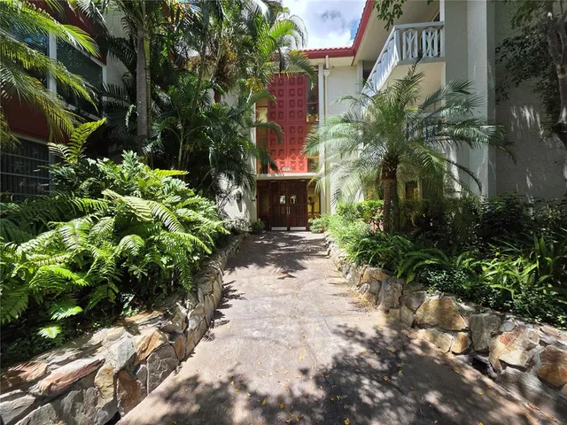 $225,000 | 1012 Pearce Drive, Unit 304, Clearwater, FL 33764