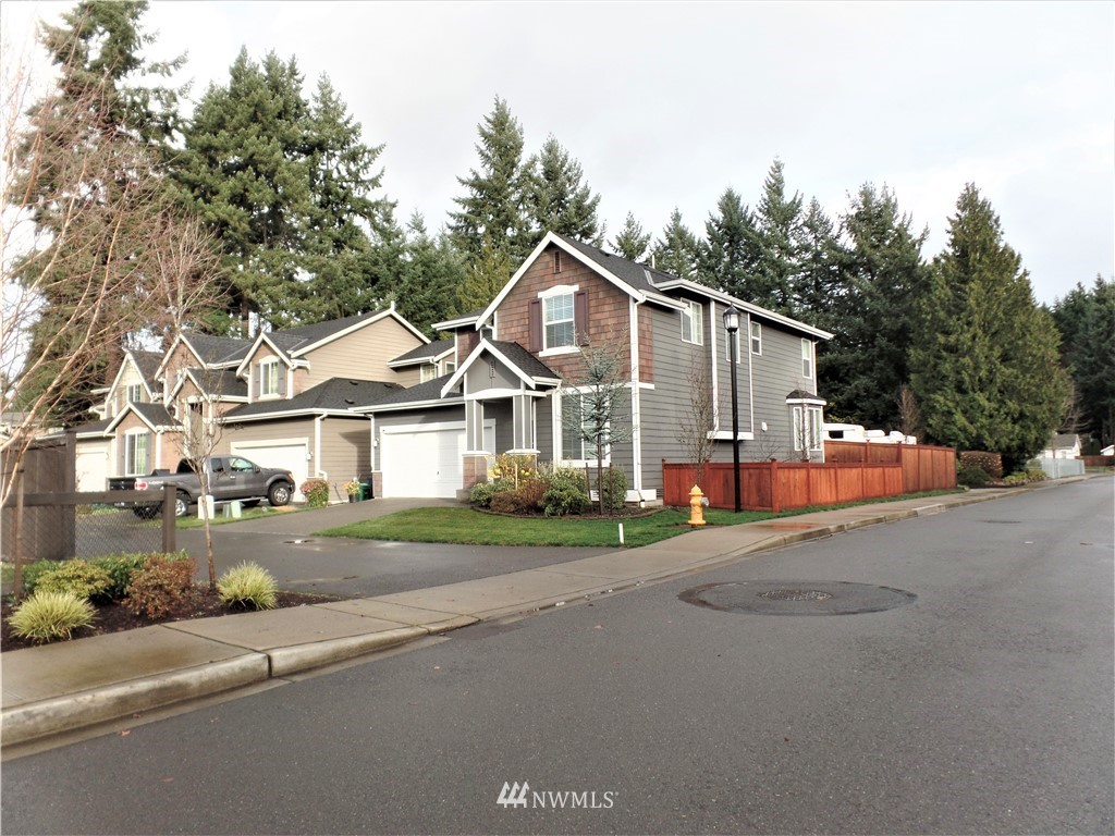 11032 Southeast 184th Place Renton, WA 98055 - Photo 2 of 25 Gallery Image 2