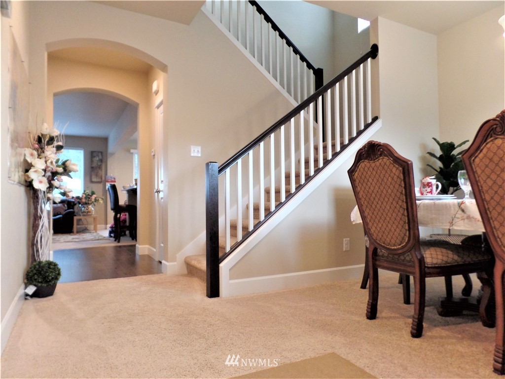 11032 Southeast 184th Place Renton, WA 98055 - Photo 3 of 25 Gallery Image 3