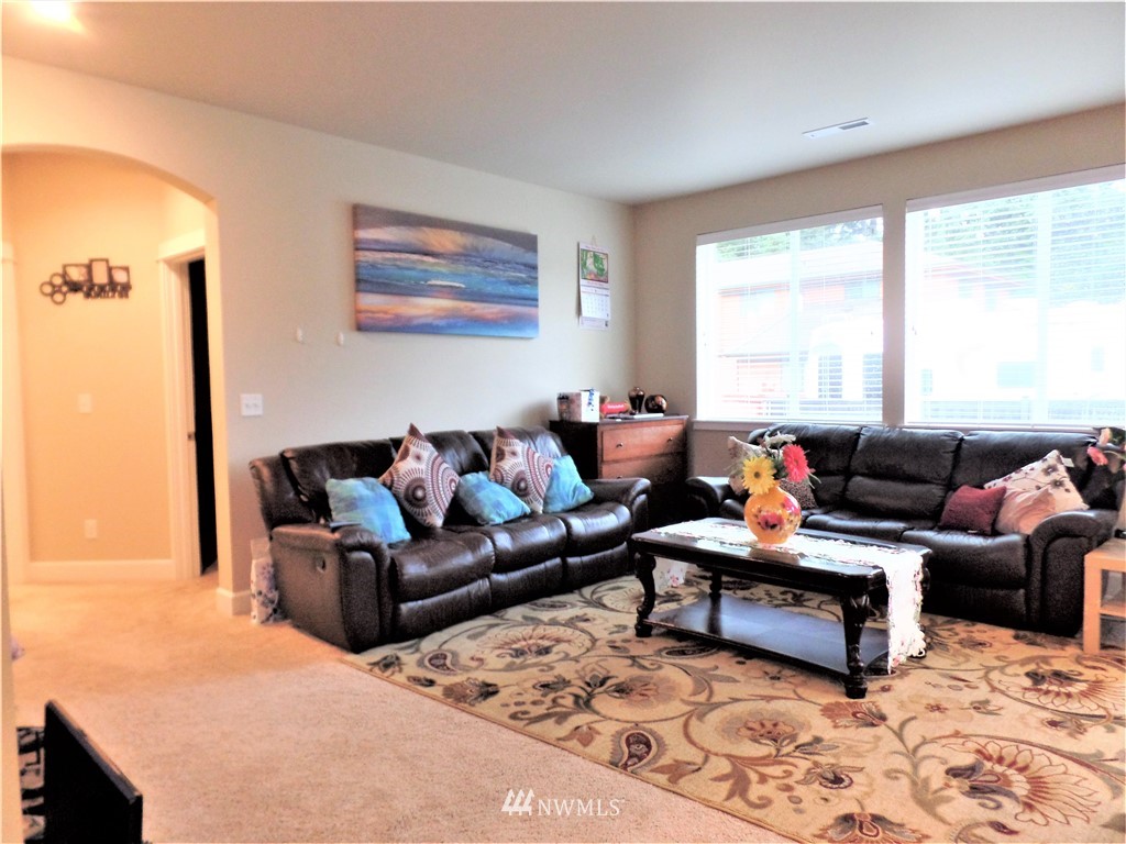 11032 Southeast 184th Place Renton, WA 98055 - Photo 4 of 25 Gallery Image 4