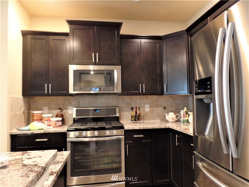 11032 Southeast 184th Place Renton, WA 98055 - Photo 10 of 25 Gallery Image 10