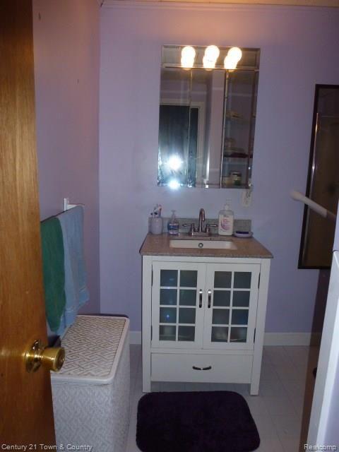5694 Carroll Lk Road Commerce Township, MI 48382 - Photo 17 of 20 Bath