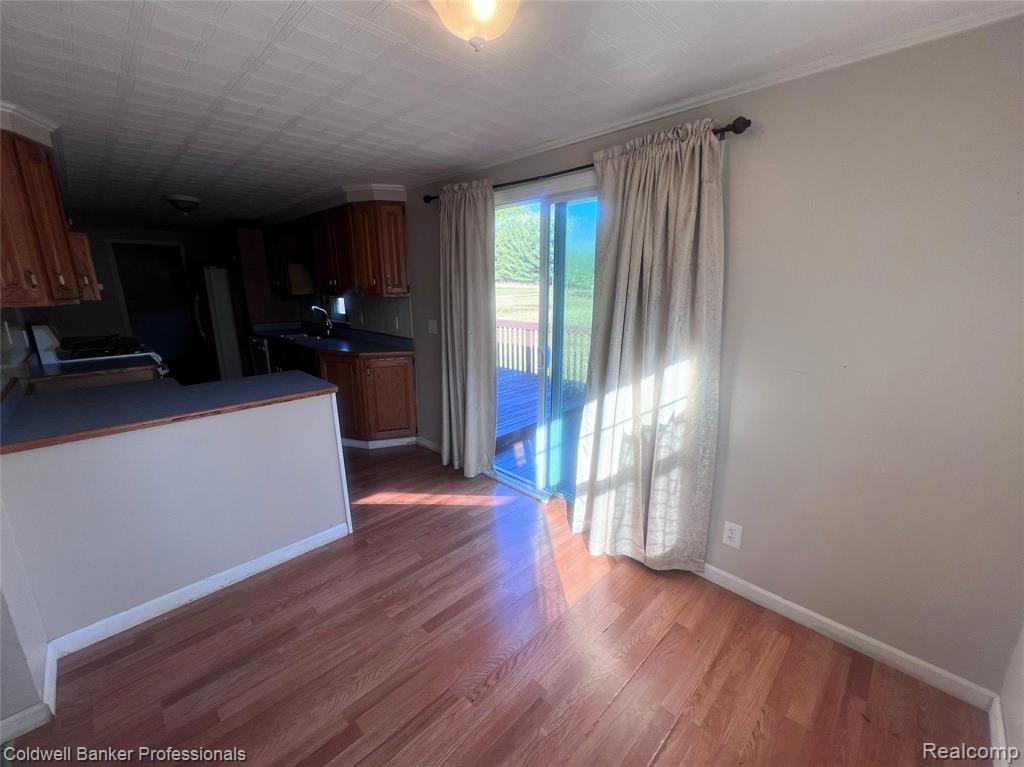 904 Rowland Road Leonard, MI 48367 - Photo 10 of 21