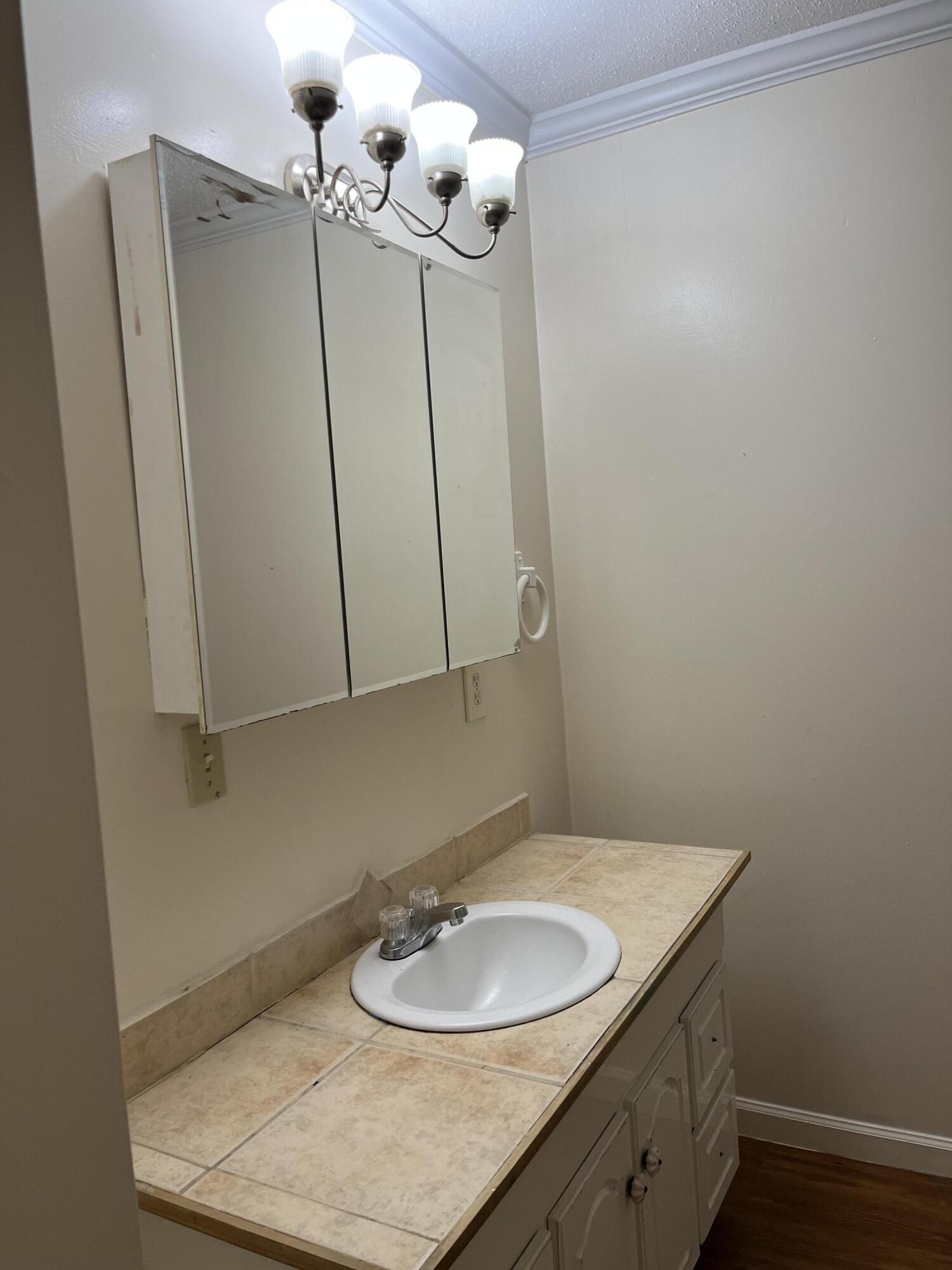2040 Roe Junction Road Morristown, TN 37813 - Photo 20 of 23 IMG-4799