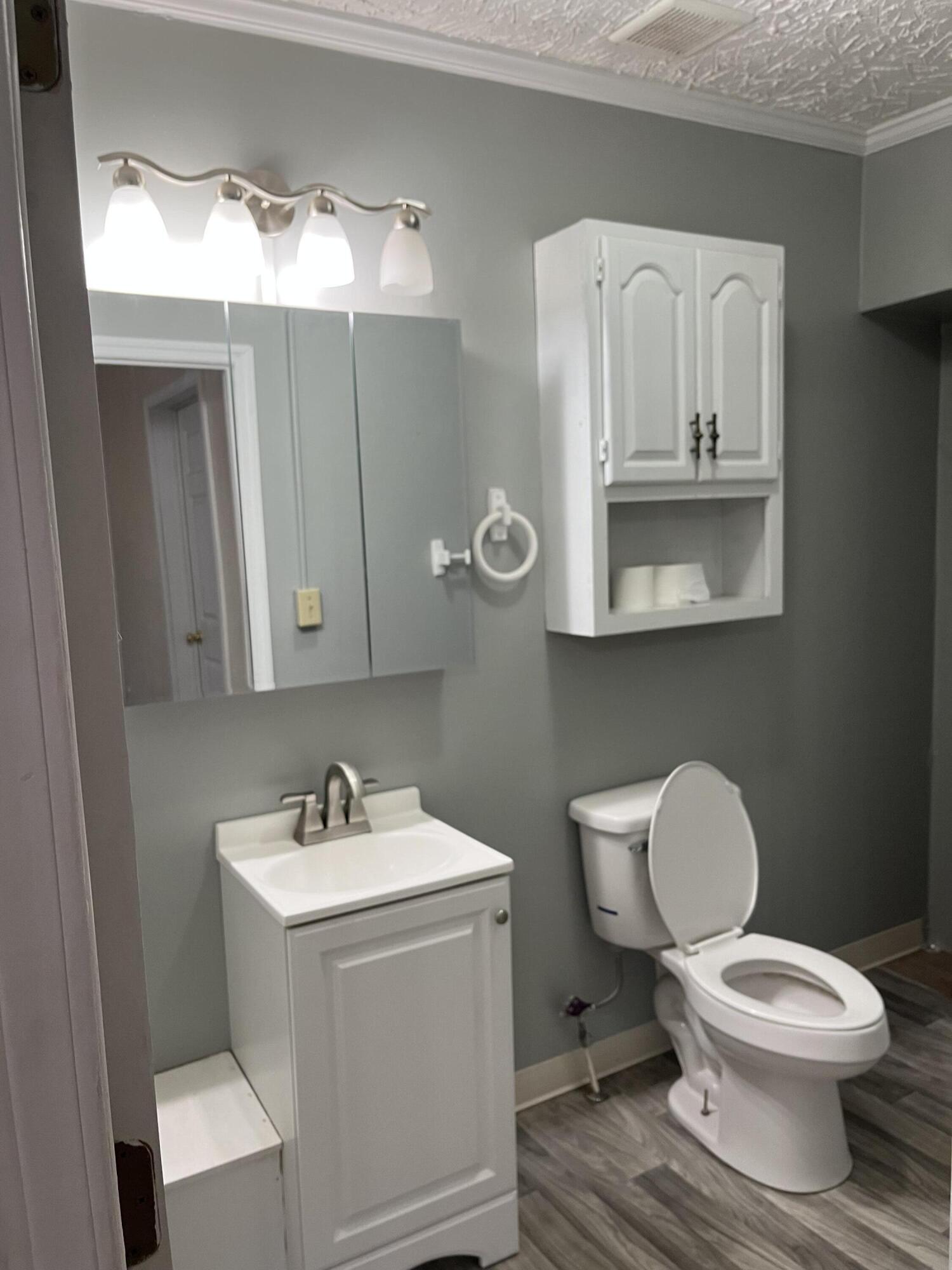 2040 Roe Junction Road Morristown, TN 37813 - Photo 5 of 23 IMG-4822