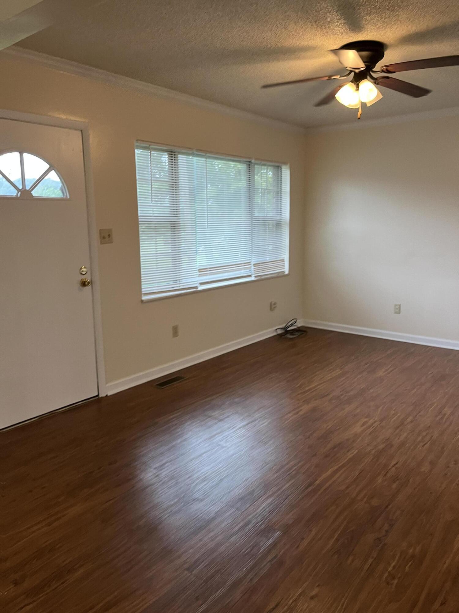 2040 Roe Junction Road Morristown, TN 37813 - Photo 7 of 23 IMG-4801