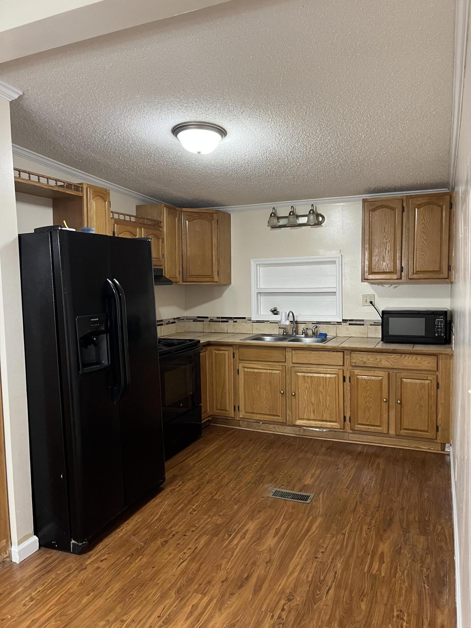 2040 Roe Junction Road Morristown, TN 37813 - Photo 8 of 23 IMG-4805