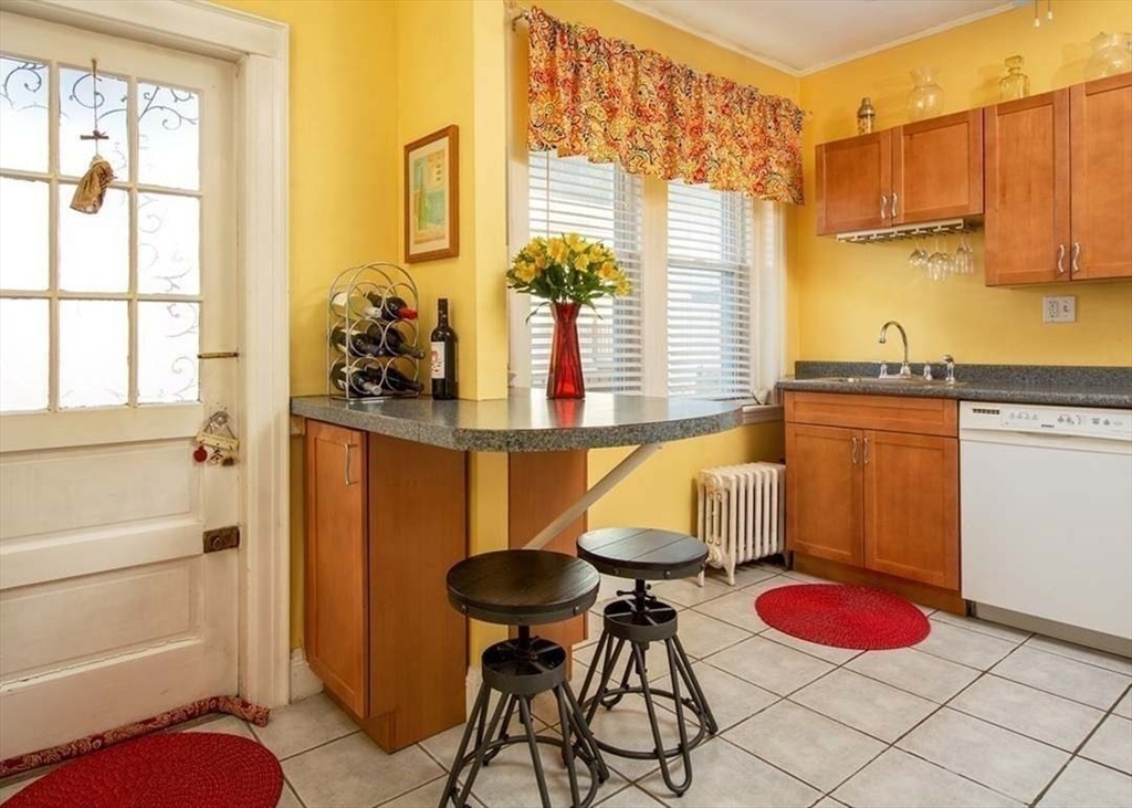 550 Centre Street, Unit 8 Boston, MA 02130 - Photo 3 of 15