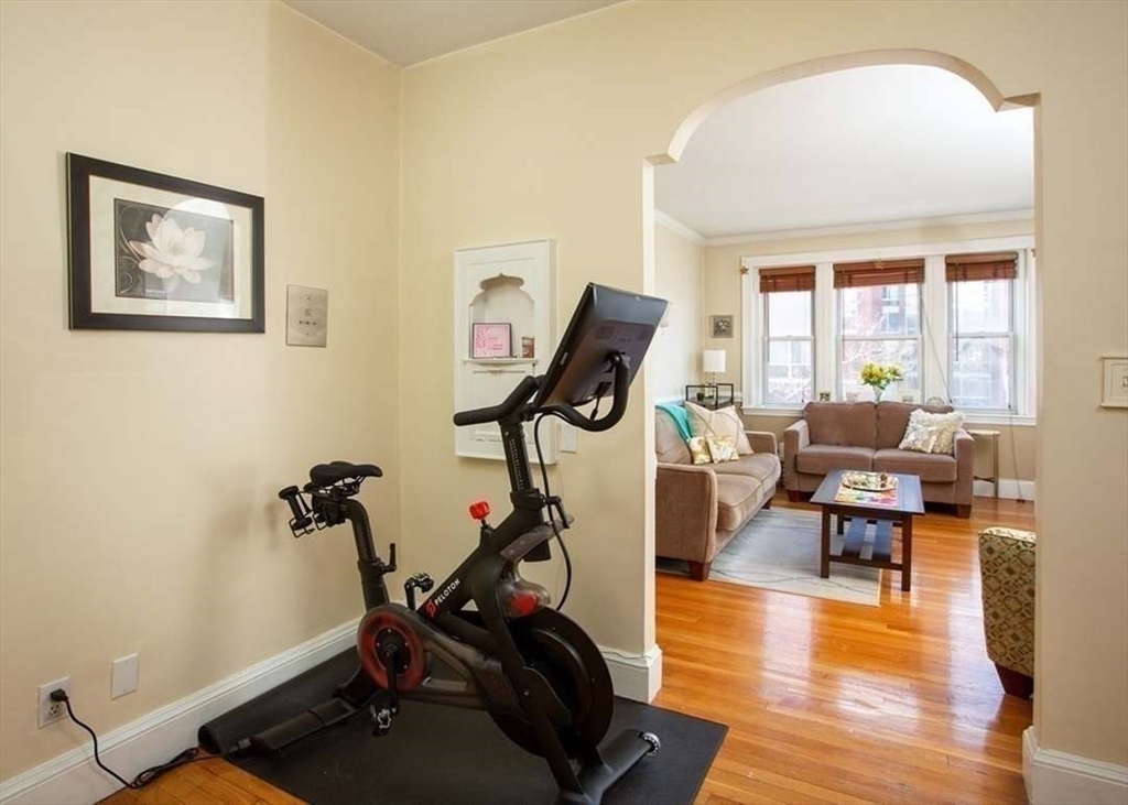 550 Centre Street, Unit 8 Boston, MA 02130 - Photo 5 of 15