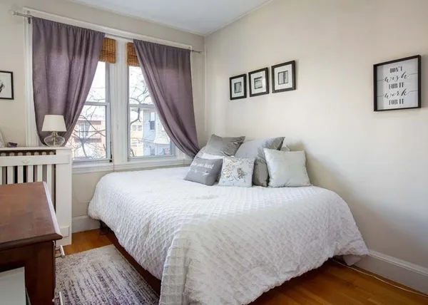 $3,200 | 550 Centre Street, Unit 8, Boston, MA 02130