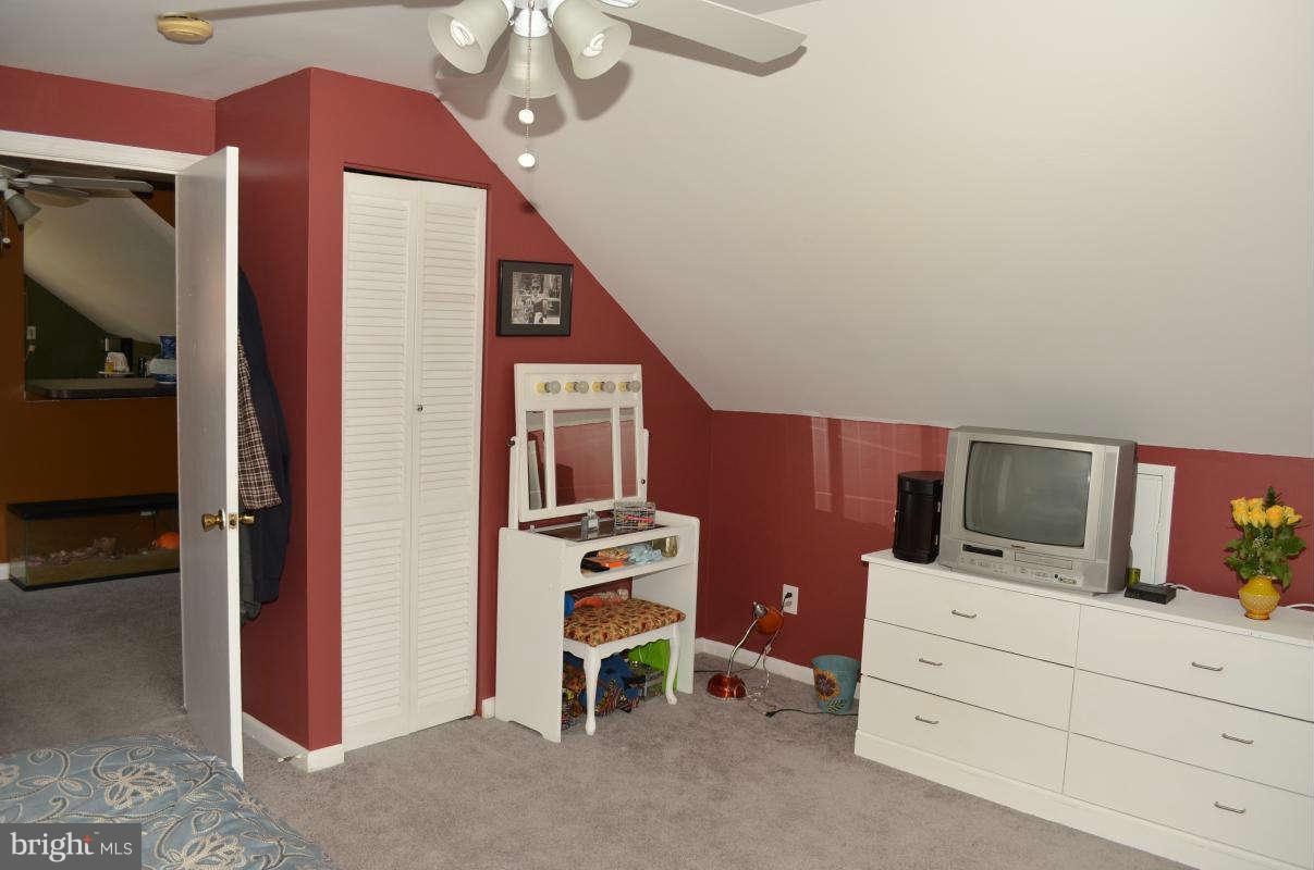 2828 Northwind Road Baltimore, MD 21234 - Photo 17 of 22 Bedroom