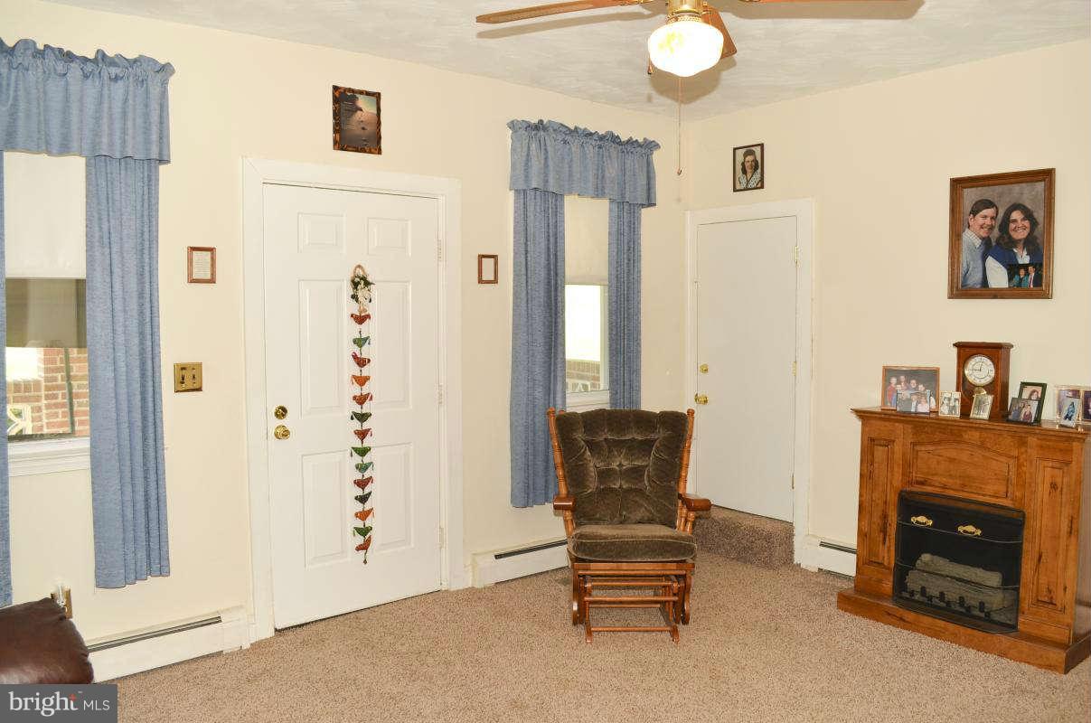2828 Northwind Road Baltimore, MD 21234 - Photo 3 of 22 Living Room