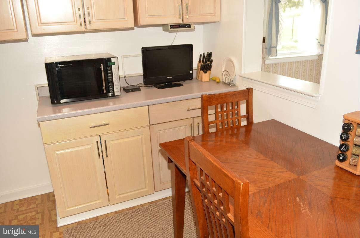 2828 Northwind Road Baltimore, MD 21234 - Photo 4 of 22 Kitchen