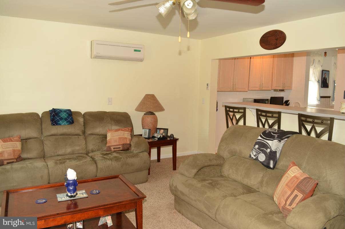 2828 Northwind Road Baltimore, MD 21234 - Photo 7 of 22 Living Room