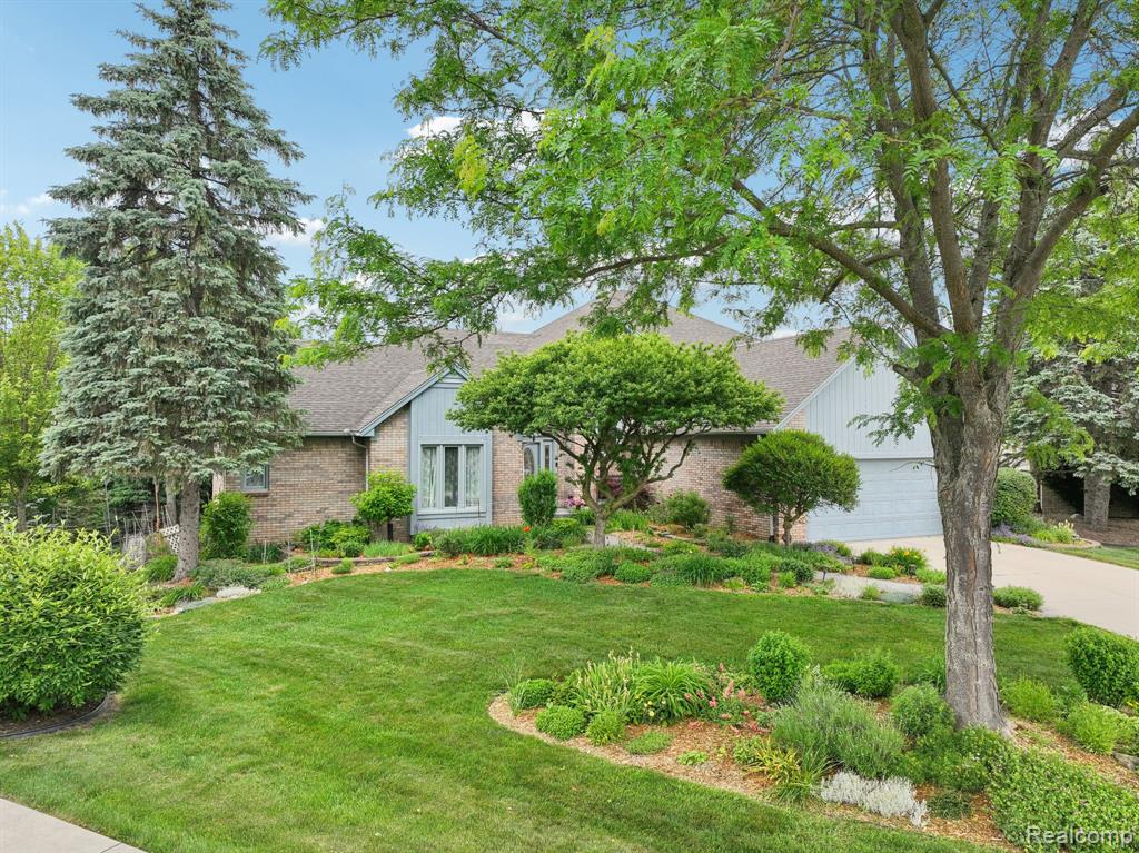2138 Kennedy Drive Rochester Hills, MI 48309 - Photo 3 of 63