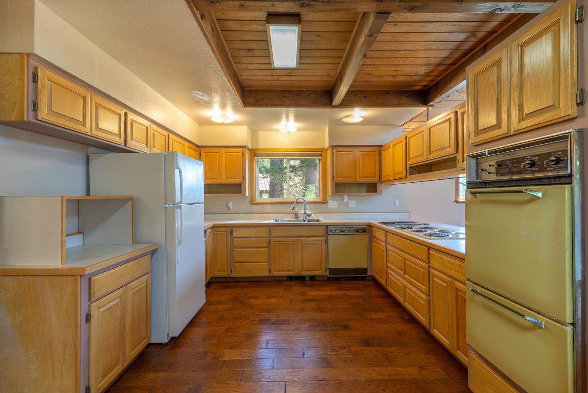 19466 Donner Pass Road Soda Springs, CA 95728 - Photo 8 of 21 Gallery Image 8