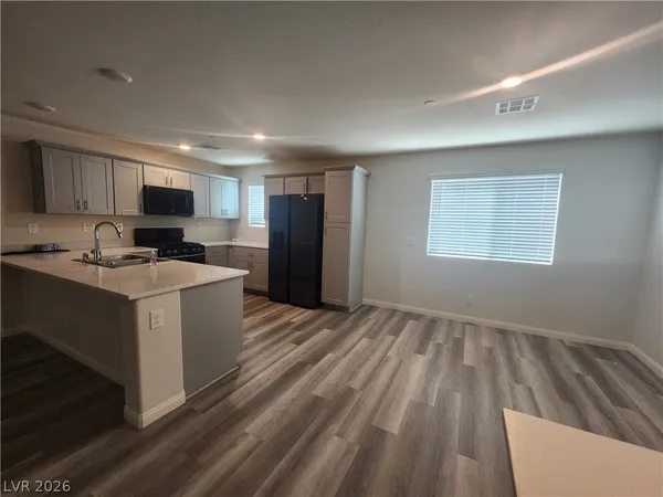 $2,000 | 3783 Enchanted Sky Street, Las Vegas, NV 89129