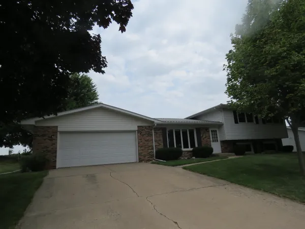 $349,900 | 103 We-Go Trail, Fox Lake, WI 53933