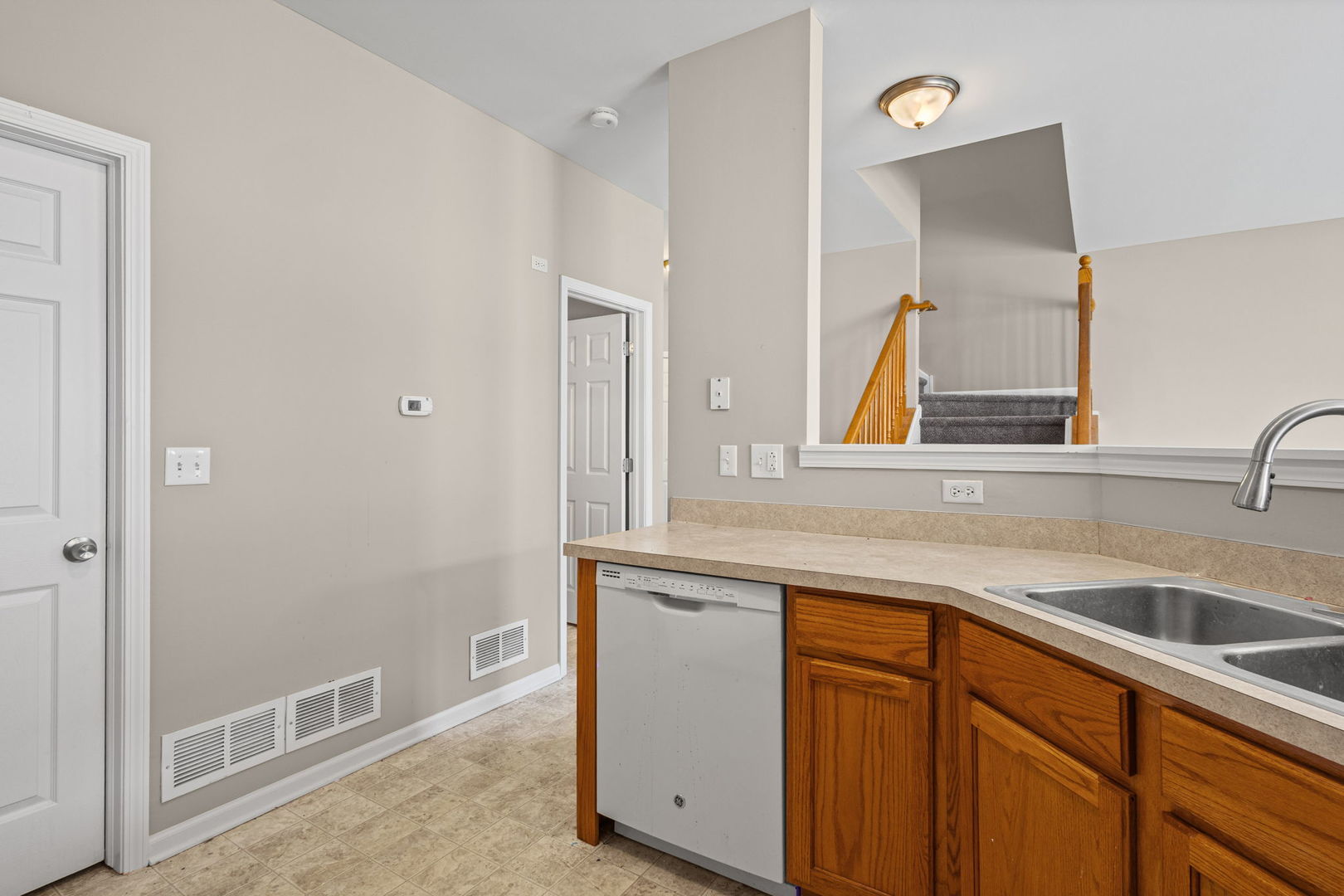 535 North Red Deer Road, Unit 535 Round Lake, IL 60073 - Photo 8 of 18