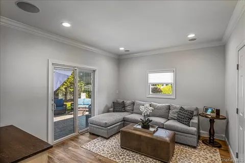 $1,348,000 | 19 Evon Drive, Syosset, NY 11791