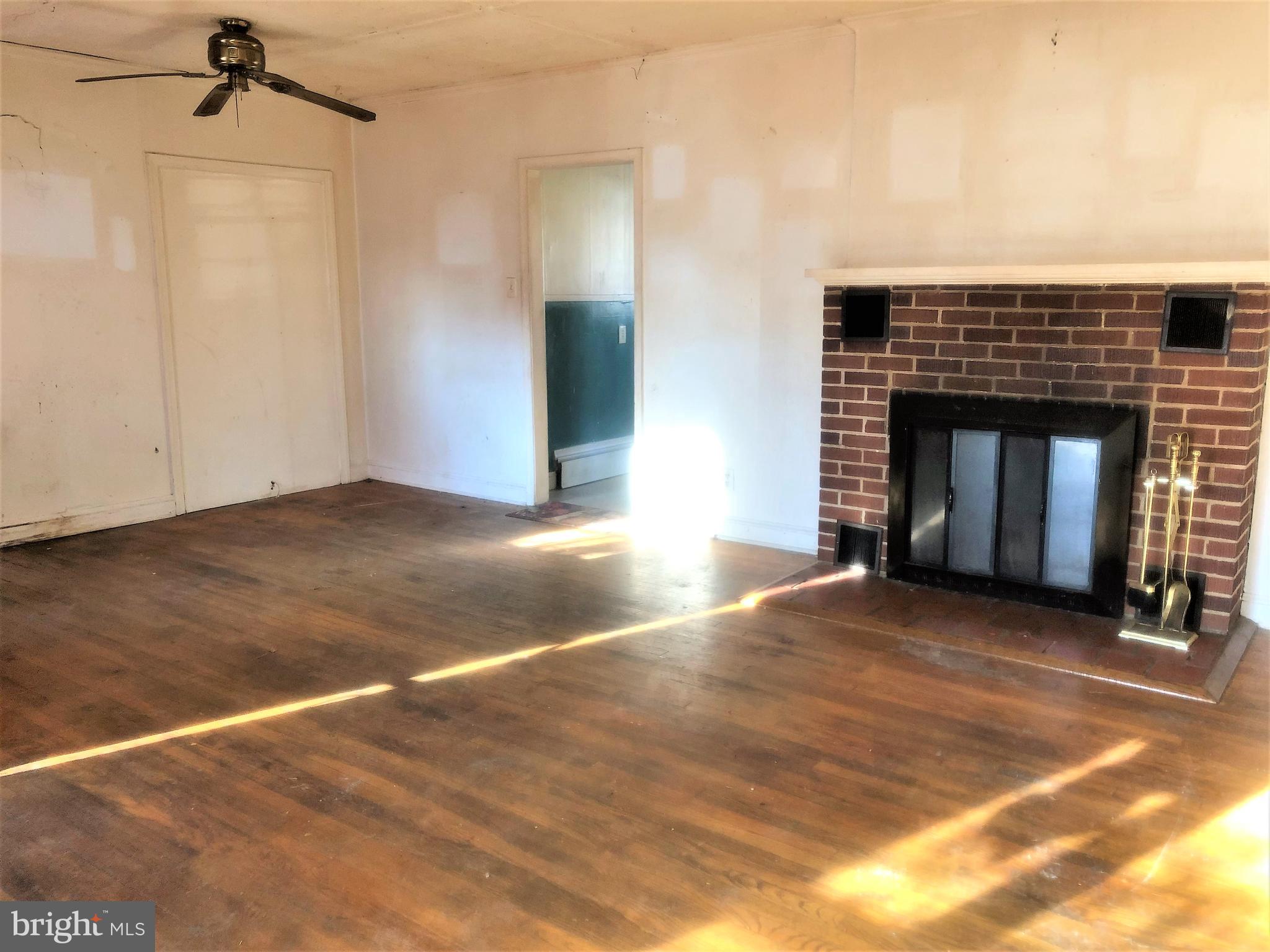 312 Oakwood Road Edgewater, MD 21037 - Photo 11 of 40 Wood Fireplace