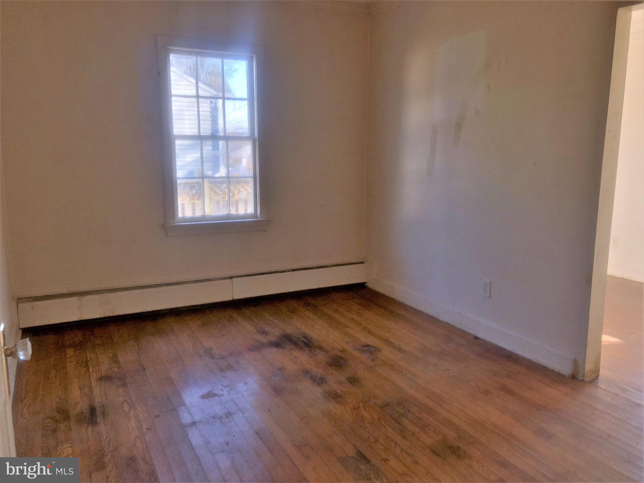 312 Oakwood Road Edgewater, MD 21037 - Photo 12 of 40 Main House-1st Bedroom