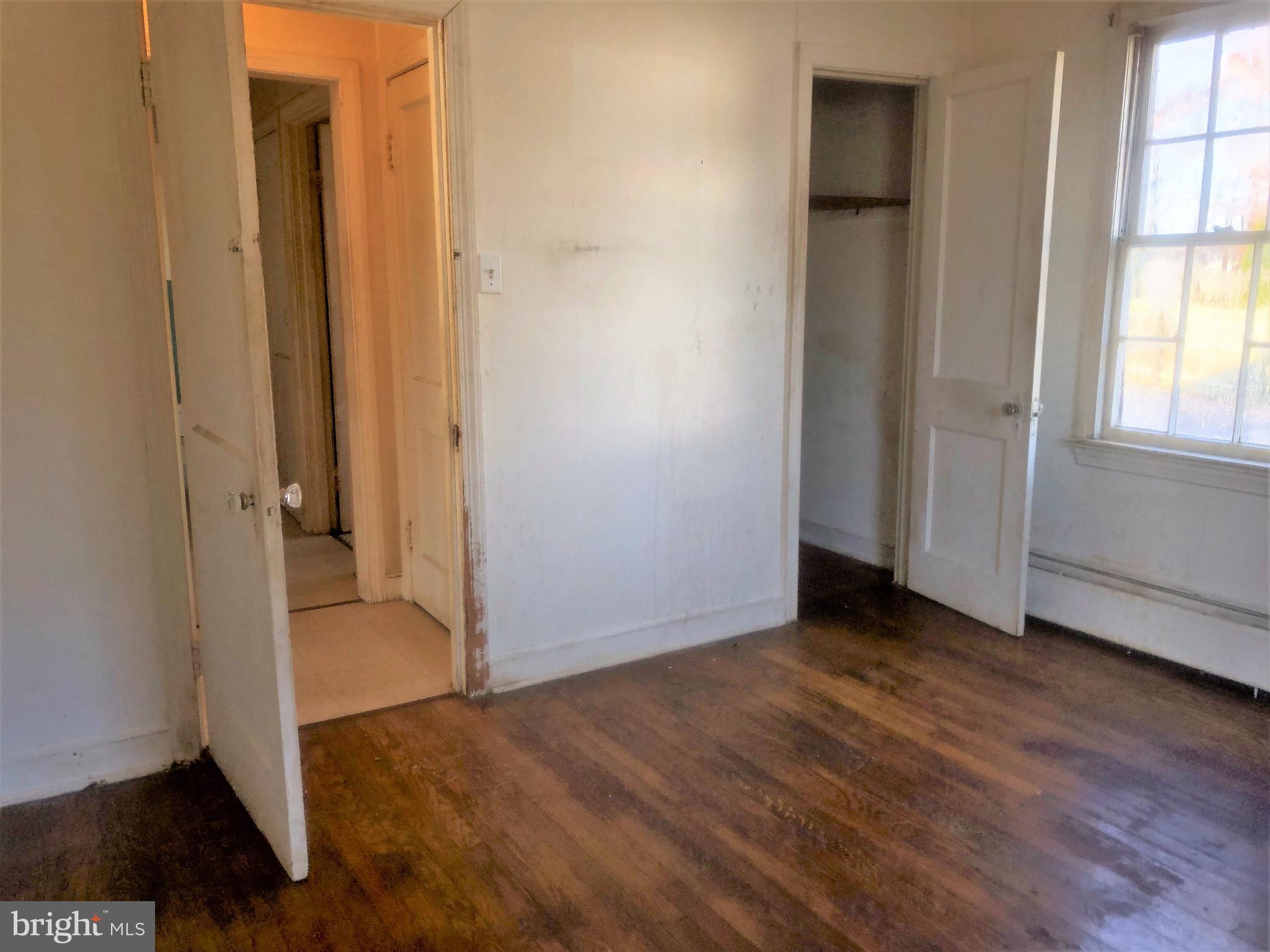 312 Oakwood Road Edgewater, MD 21037 - Photo 15 of 40 Main House-2nd Bedroom