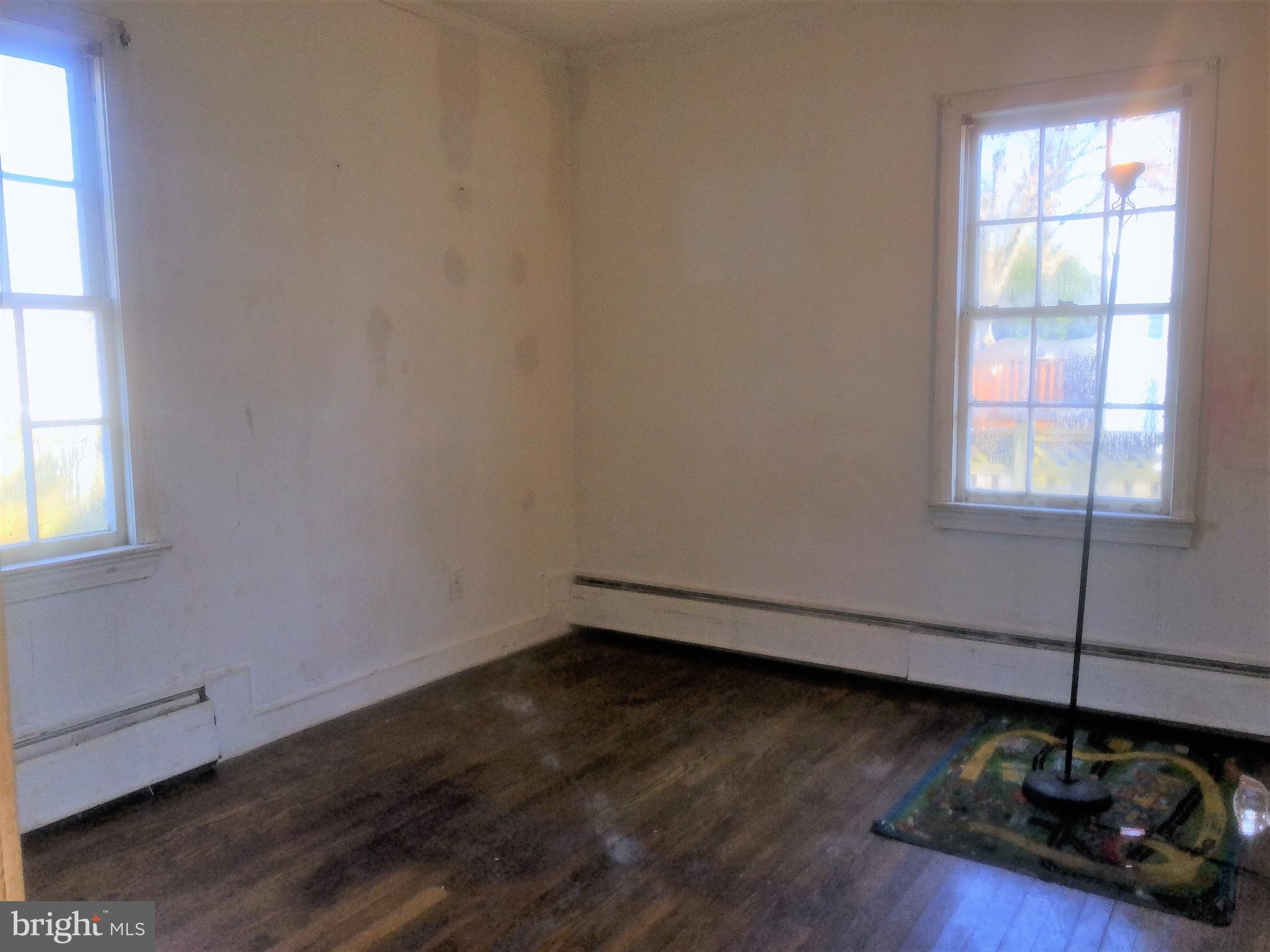 312 Oakwood Road Edgewater, MD 21037 - Photo 16 of 40 Main House-2nd Bedroom