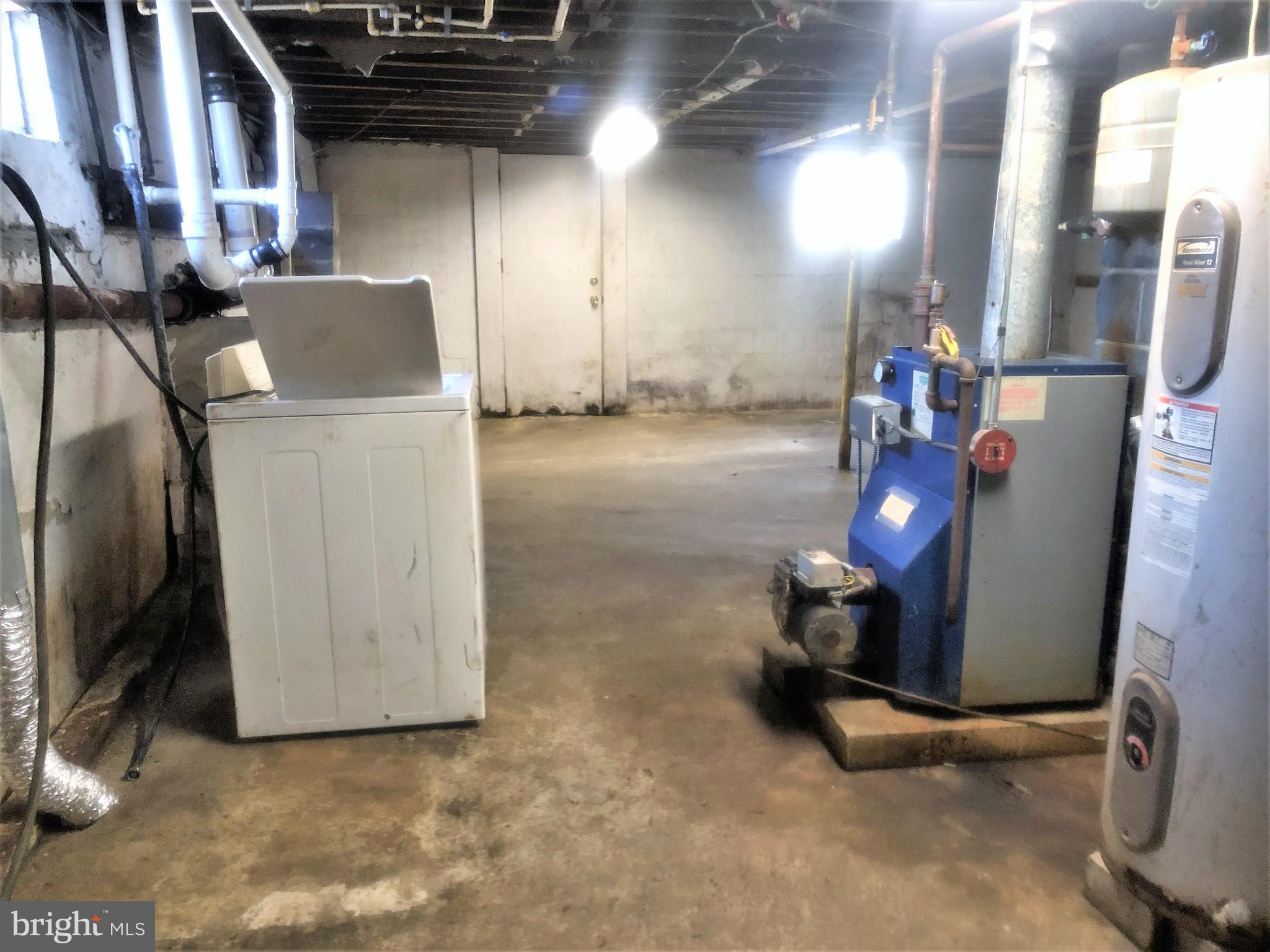 312 Oakwood Road Edgewater, MD 21037 - Photo 24 of 40 Cellar-great for storage/workshop