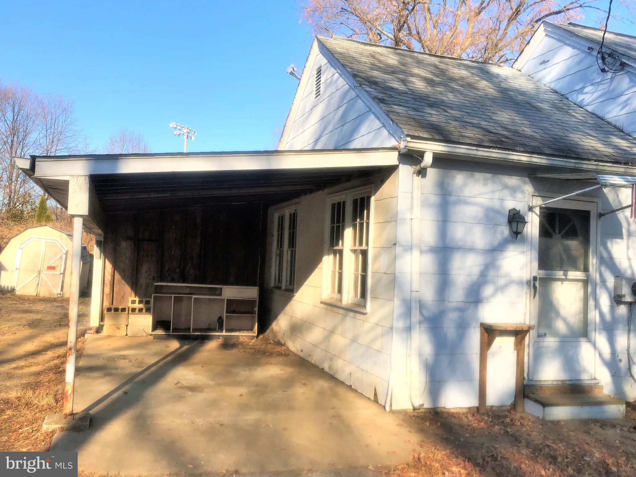 312 Oakwood Road Edgewater, MD 21037 - Photo 5 of 40 Attached Carport