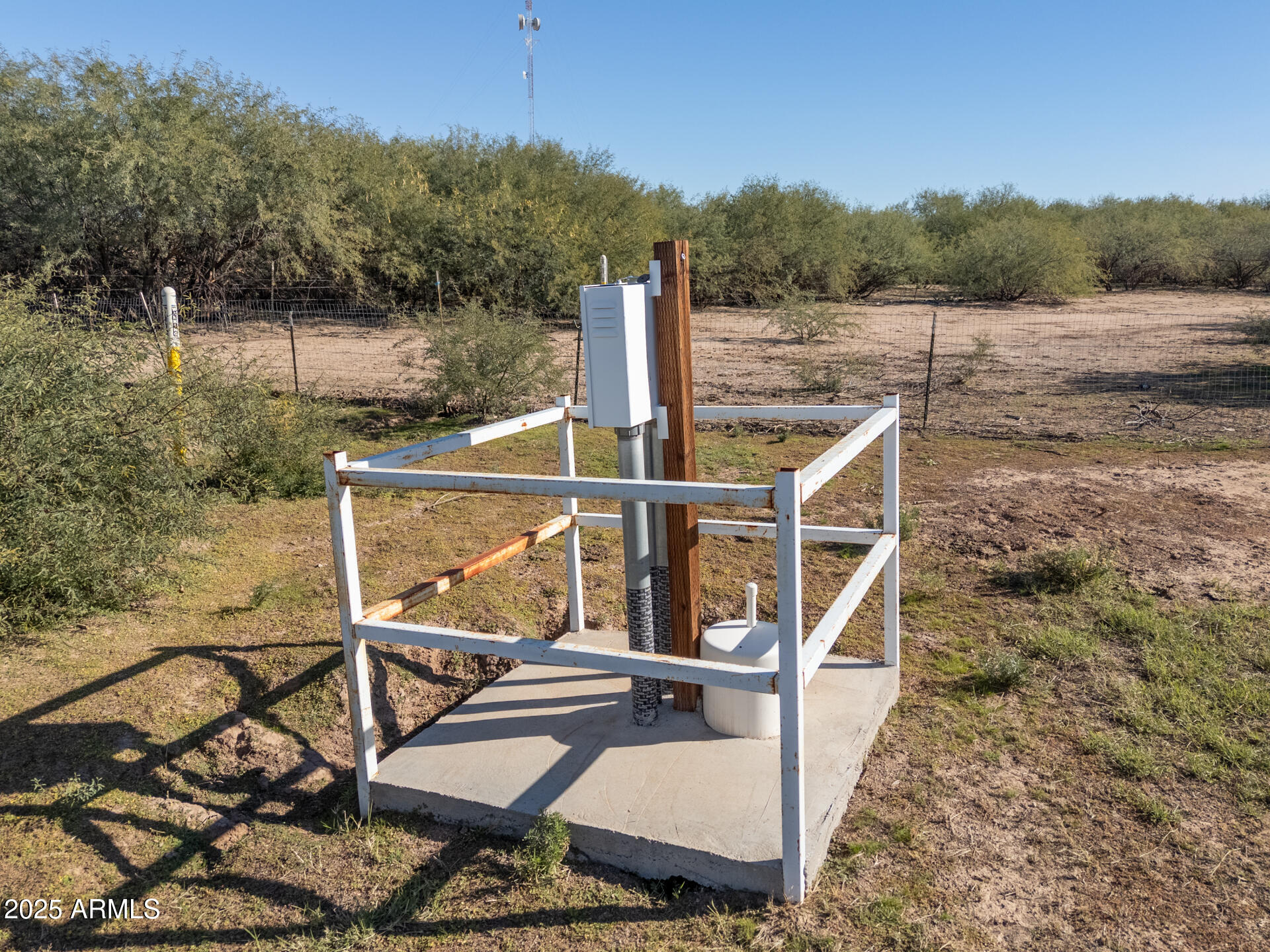9713 South Thornton Road Casa Grande, AZ 85193 - Photo 26 of 42 a view of a balcony with chairs