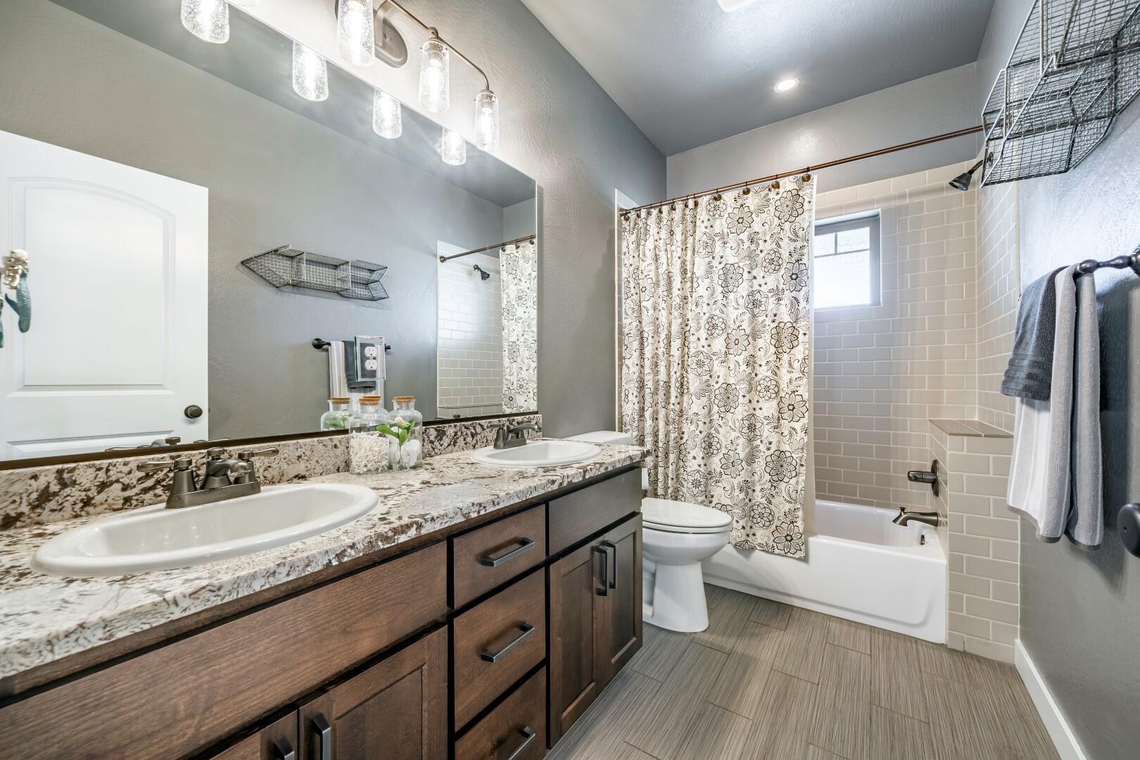 4221 Falcon Ridge Terrace Medford, OR 97504 - Photo 16 of 39 DSC02794-HDR (Large)