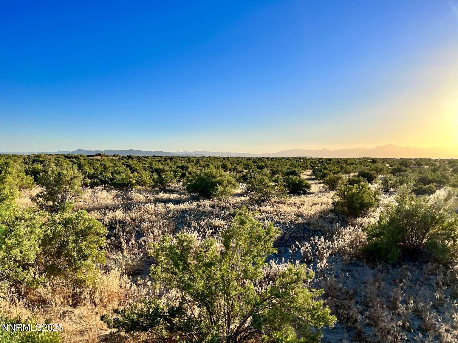 10 Valhalla Road Winnemucca, NV 89445 - Photo 26 of 35 a view of city and ocean