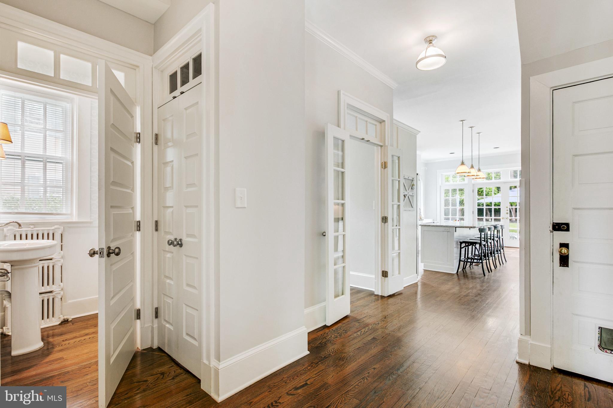 101 Ridgewood Road Baltimore, MD 21210 - Photo 16 of 74