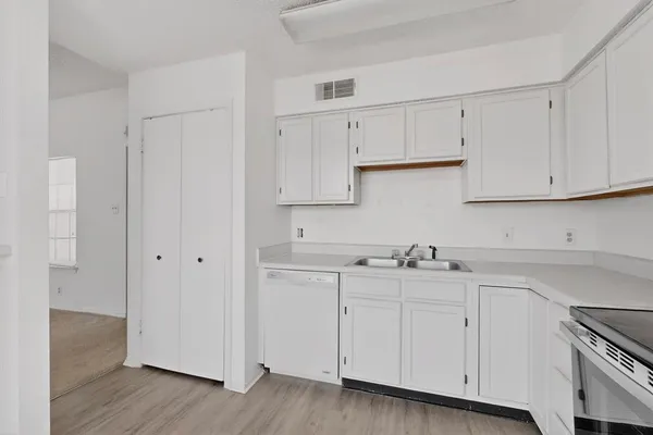 $1,100 | 4748 Old Bent Tree Lane, Unit 808, Dallas, TX 75287