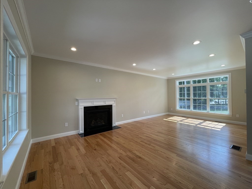 24 Emily Road Framingham, MA 01701 - Photo 5 of 13 Gallery Image 5