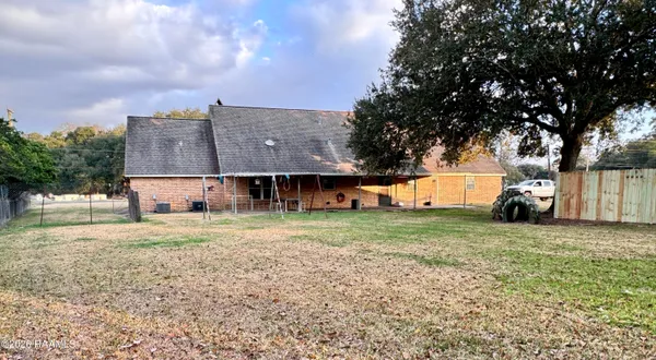 $230,000 | 403 Resweber Street, St. Martinville, LA 70582