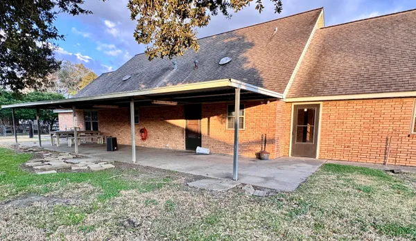 $230,000 | 403 Resweber Street, St. Martinville, LA 70582
