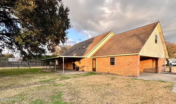 $230,000 | 403 Resweber Street, St. Martinville, LA 70582