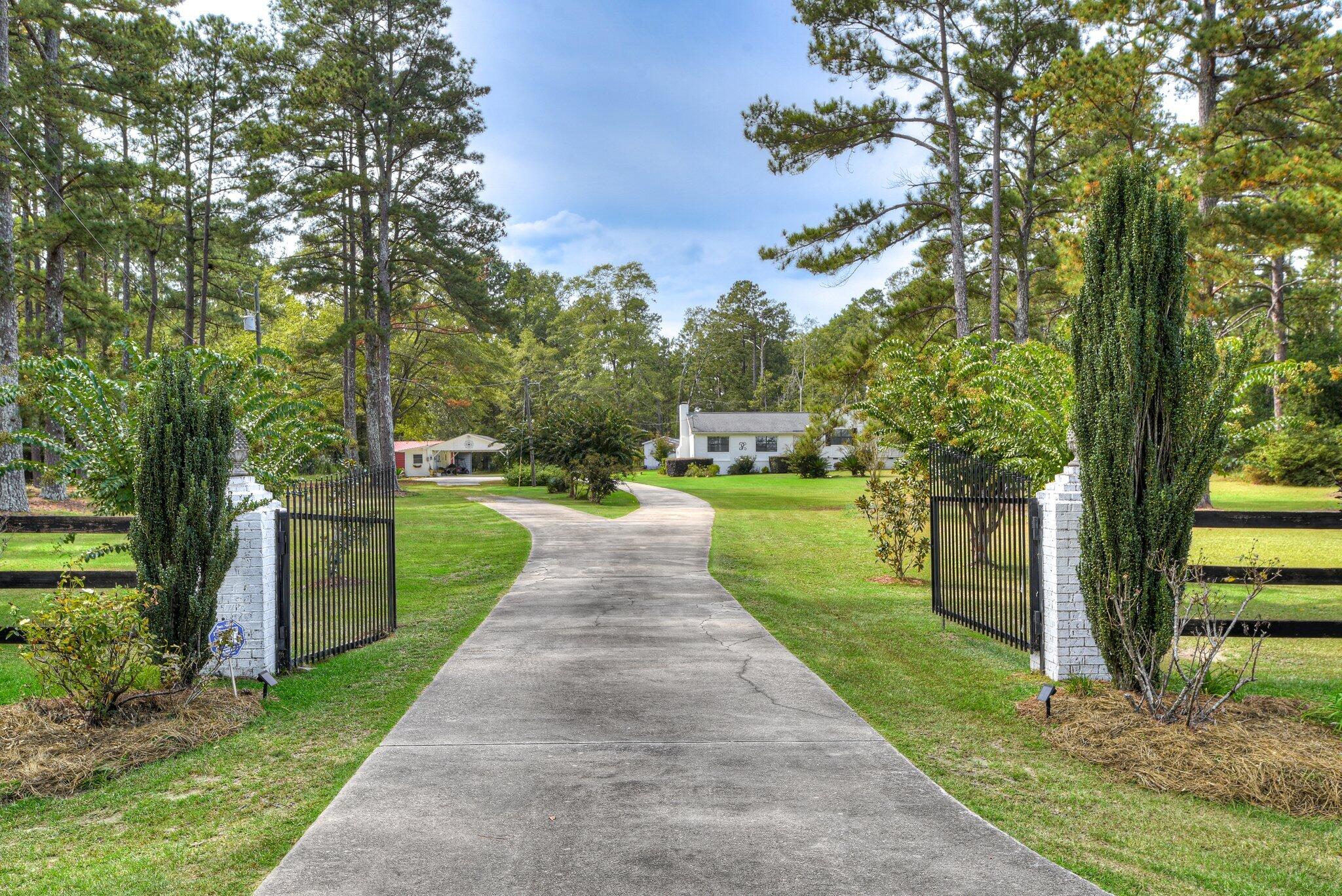 139 Margaret's Road Thomson, GA 30824 - Photo 2 of 58 202