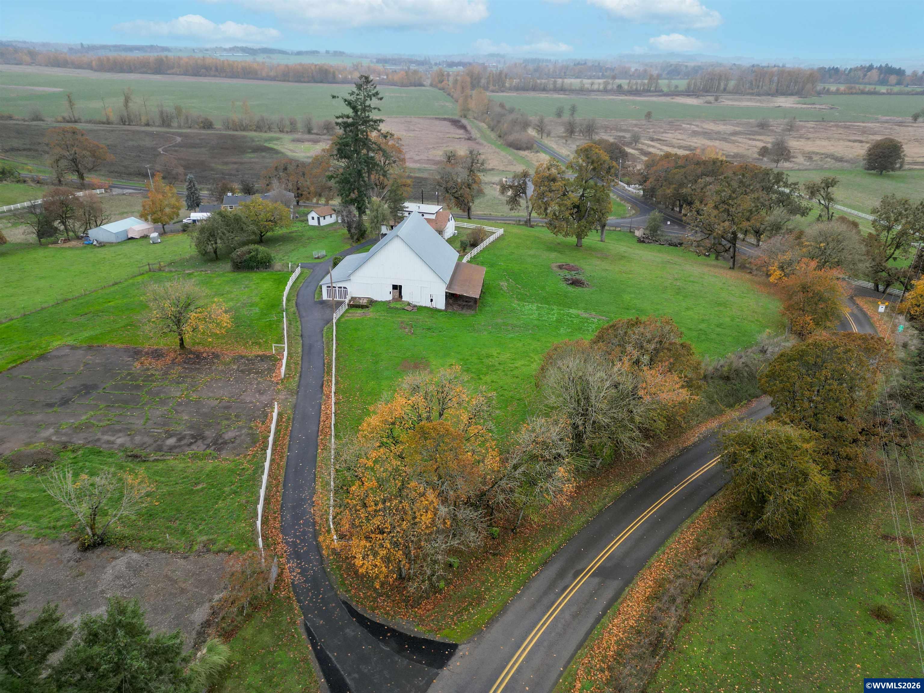 365 Lookout Lane Jefferson, OR 97352 - Photo 3 of 11