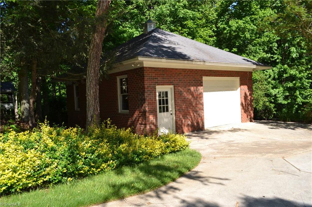 7012 May Lake Road Clemmons, NC 27012 - Photo 4 of 29 Separate Garage