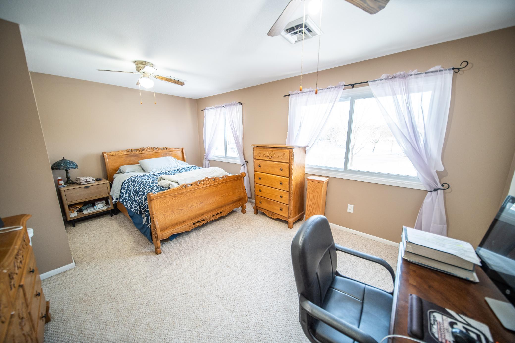 907 40th Street Northwest Rochester, MN 55901 - Photo 23 of 57