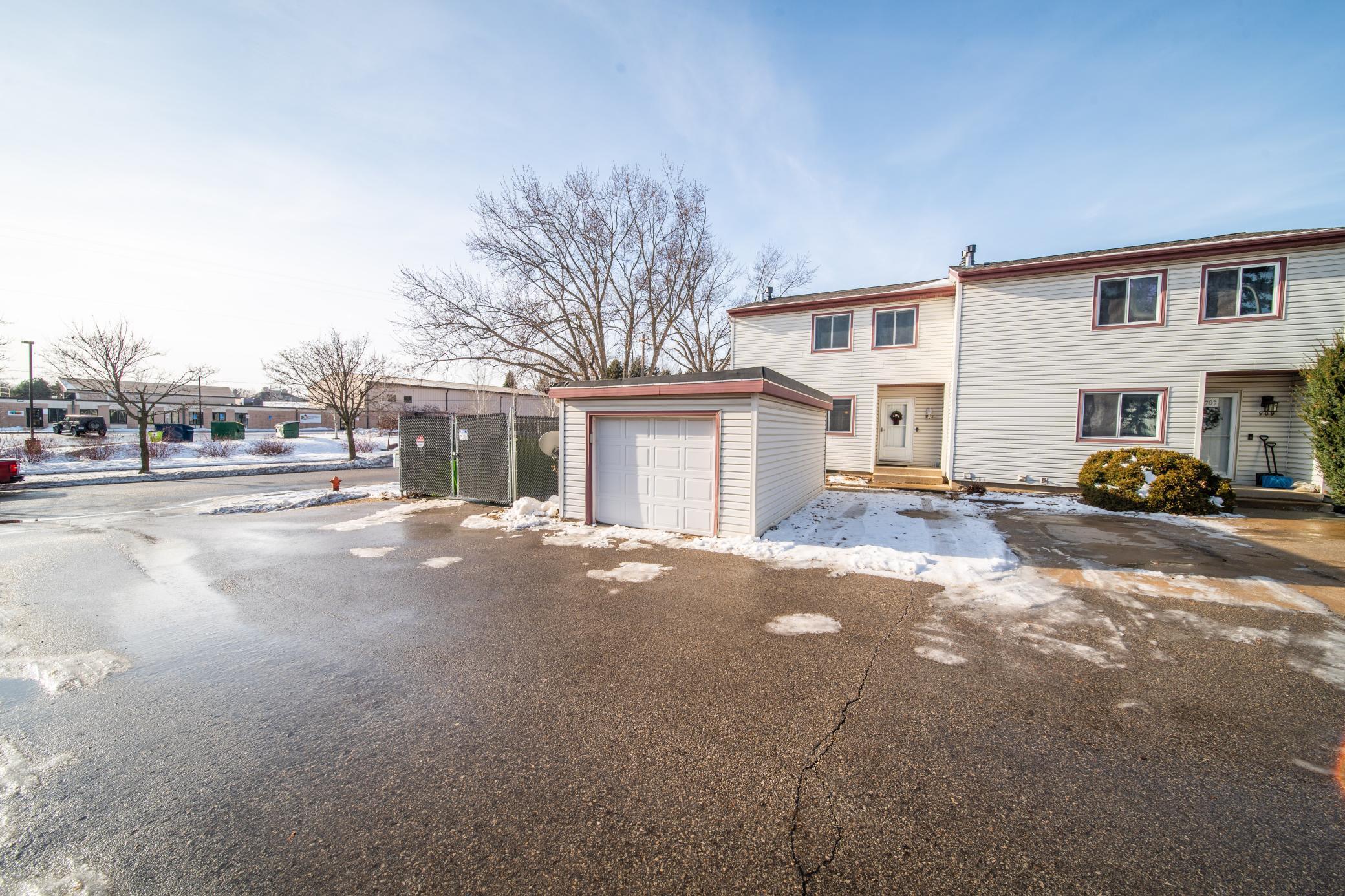 907 40th Street Northwest Rochester, MN 55901 - Photo 47 of 57