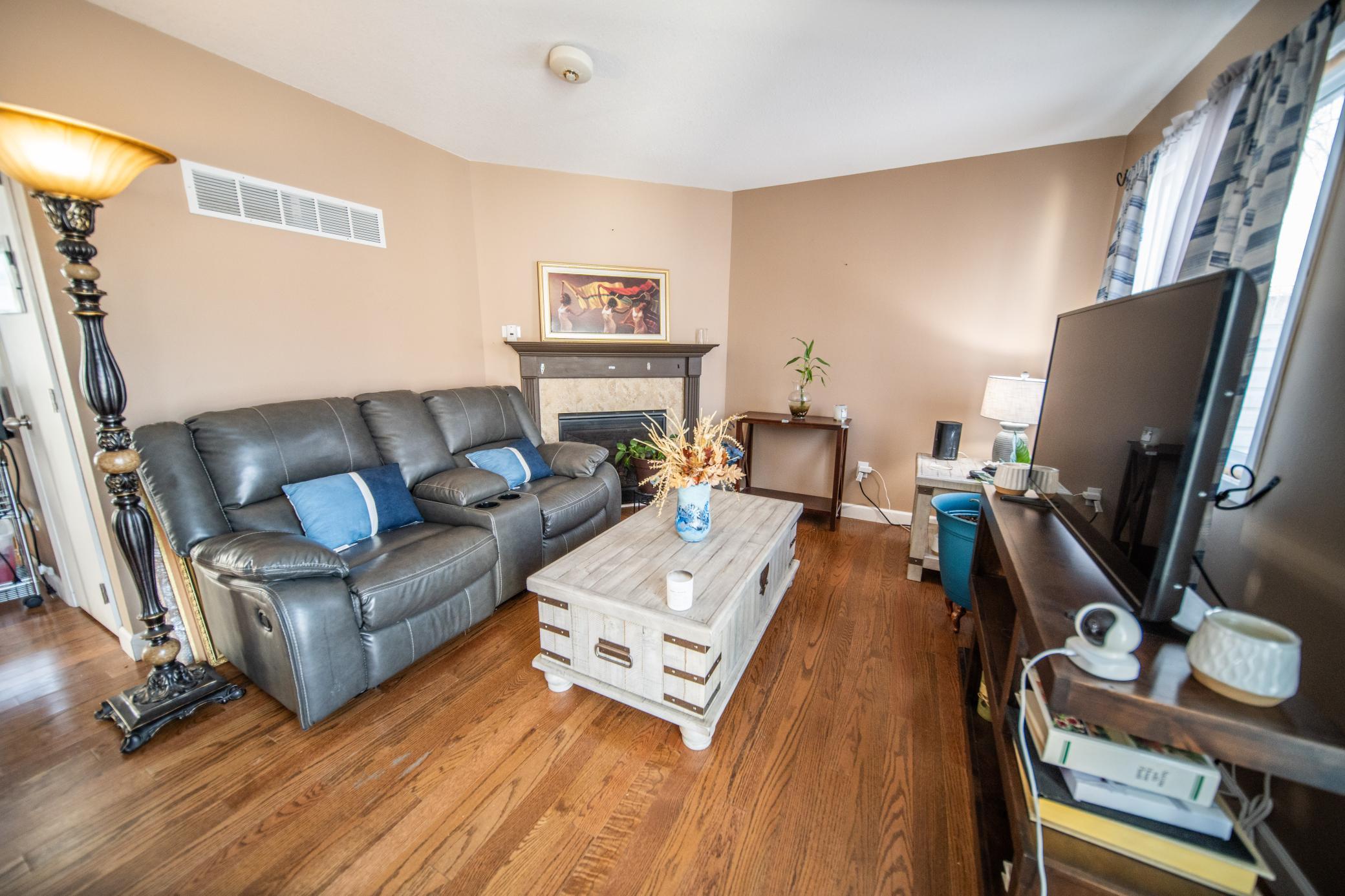 907 40th Street Northwest Rochester, MN 55901 - Photo 7 of 57