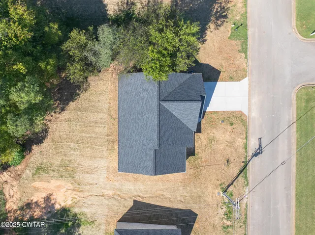 a house view with a outdoor space