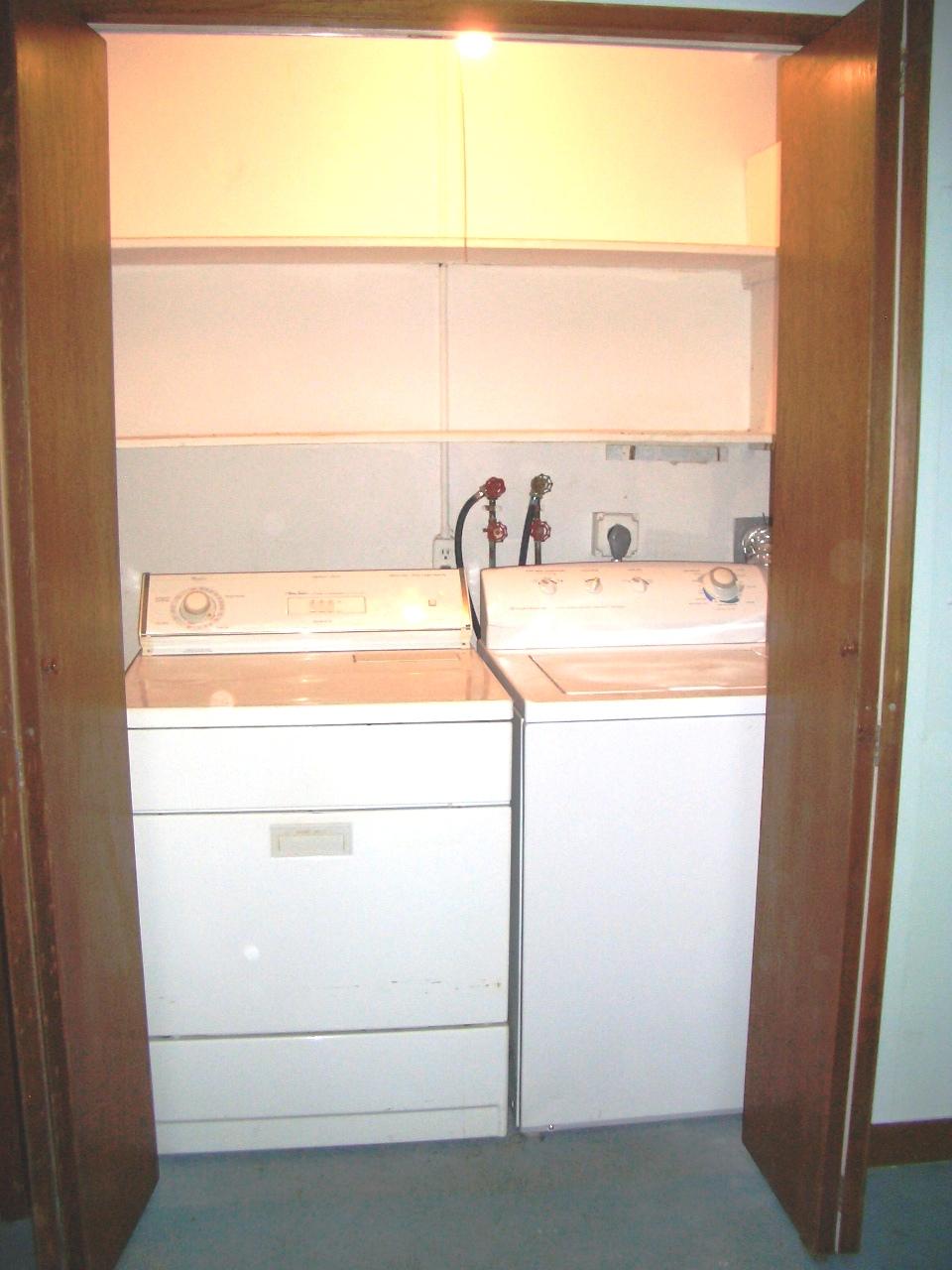 935 Northwest 2nd Avenue Boca Raton, FL 33432 - Photo 39 of 49 11 laundry