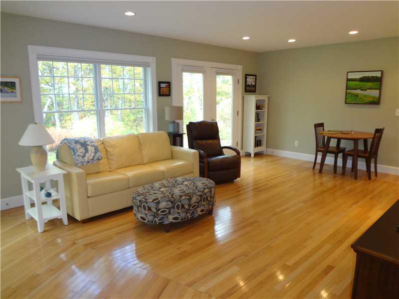 70 Cross Hill Road Cape Elizabeth, ME 04107 - Photo 8 of 35 Living Room.